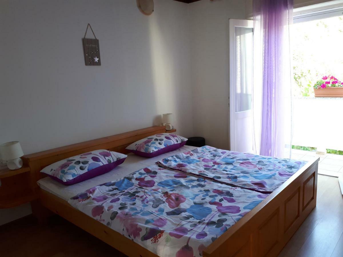 Apartman Sanja Kampor Eksteriør billede
